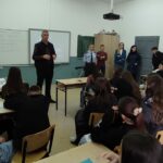 Ligjëratë në lidhje me bullizmin, dhunën verbale e fizike, përgjegjësitë e shoferëve të rinjë