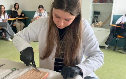 Orë praktike me nxënësit e vitit të II-të Mjekësi: Instrumentet kirurgjike